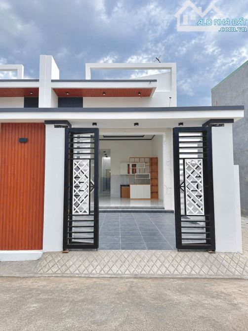 BÁN CĂN NHÀ GIÁ 1 TỶ HƠN XÍU. 5X18. SỔ RIÊNG THỔ CƯ