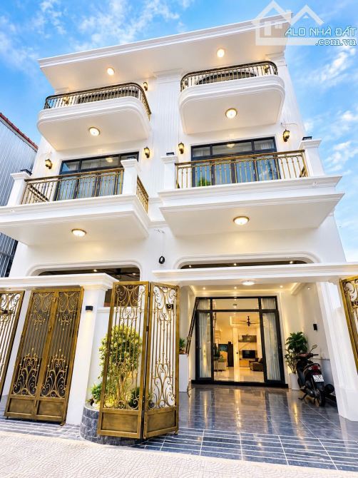 Bán nhà kiệt ô tô Phạm Văn Đồng full nội thất chỉ 3ty8xx