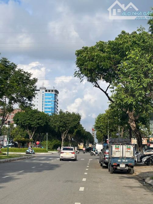 Bán 160m2 đất đường 30 Tháng 4, gần Lê Thanh Nghị,Quảng Trường 29/3. Giá chỉ 22 Tỷ.