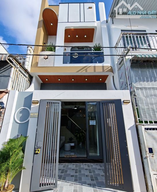 NHÀ TRỆT LẦU MỚI ĐẸP PHONG CÁCH HIỆN ĐẠI, HẺM 146 HOÀNG QUỐC VIỆT- NHÀ FULL NỘI THẤT