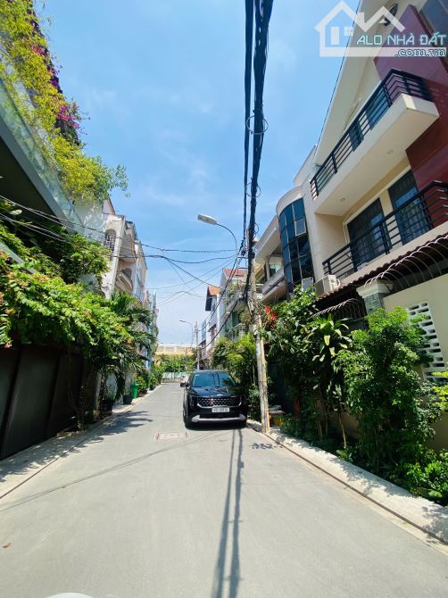 11.2 TỶ – NHÀ HẺM XE HƠI TÂN CẢNG, 4.1x15M – GẦN GA METRO – ĐANG LÀM VĂN PHÒNG