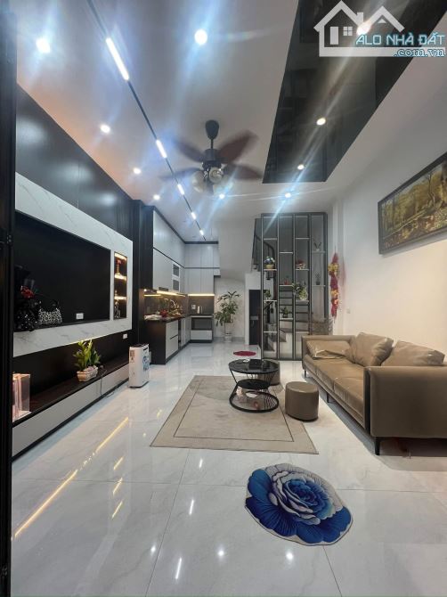 Giảm 400 triệu nhà phố Mạc Thị Bưởi ô tô đỗ cửa 45m2 x5T giá nhỉnh 8 tỷ sổ đỏ CC 2 thoáng