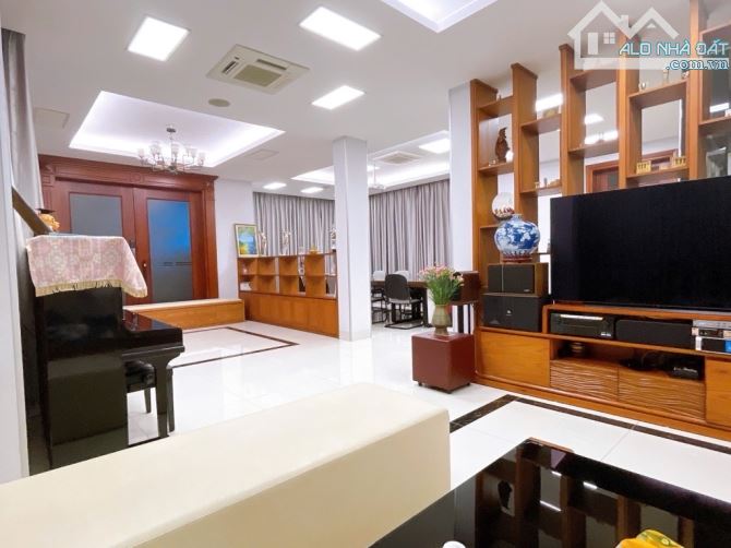 BÁN NHÀ BIỆT THỰ TÂY NAM LINH ĐÀM, 4 TẦNG, NHÀ ĐẸP, KO QUY HOẠCH, 200 M2, 54 TỶ