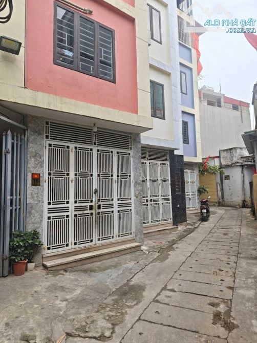 Lô góc! Ỷ La - Hà Đông, ô tô đỗ cửa, vị trí đẹp, full nội thất, cạnh ĐH Kiểm Sát