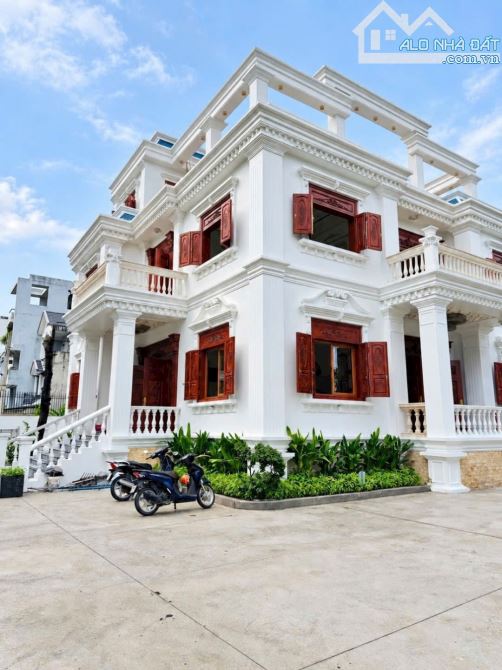 Bán biệt thự cao cấp 27x27m đường Thạnh Lộc 37, Quận 12 - Ngay trung tâm phường giá 29 tỷ