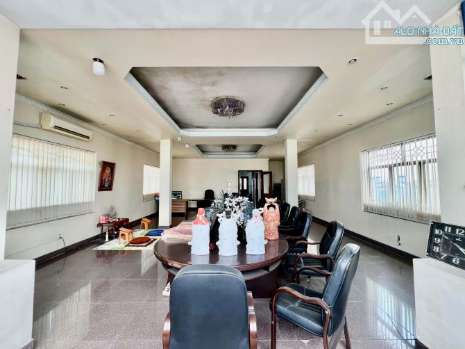 MẶT NGUYỄN VĂN LINH SẦM UẤT, VỈA HÈ BỀ THẾ, MẶT TIỀN QUYỀN LỰC, ĐÓN ĐẦU QUY HOẠCH