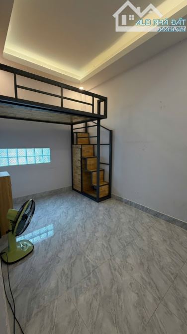 BÁN NHÀ TRỌ, CĂN HỘ DỊCH VỤ LÊ VĂN KHƯƠNG QUẬN 12 HẺM XE HƠI 60M2 5 TẦNG CHỈ NHỈNH 4 TỶ