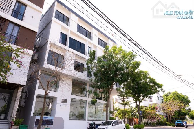 BÁN TOÀ NHÀ VĂN PHÒNG KẾT HỢP CĂN HỘ GÓC 2 MẶT TIỀN NAM VIỆT Á - VIEW TRỤC DIỆN PHÁO HOA