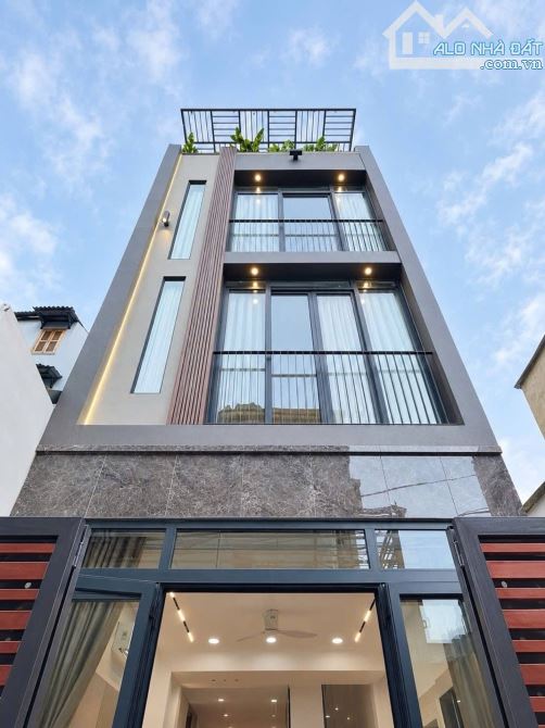 CƠ HỘI HIẾM NHÀ TRUNG TÂM GIÁ TỐT NGAY TRẦN QUANG DIỆU QUẬN 3-GIÁ:4.68TỶ/82,5m2(5x16,5m)