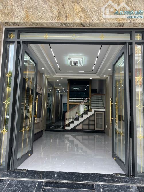 Bán nhà 60m x 5 tầng thang máy tuyến 2 Lê hồng phong chỉ 10,8 tỷ