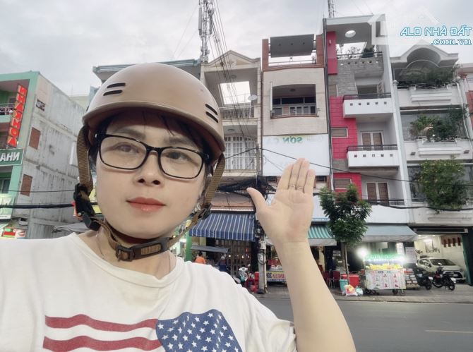 - HÀNG HIẾM B.TÂN - NHÀ ĐẸP ĐƯỜNG XE HƠI HƯƠNG LỘ 2 - XÁCH VALI VÀO Ở NGAY - DT: (170m2)