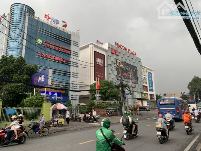 Biệt thự 422m2 Hầm 2 Tầng đường nhánh Lê Văn Việt, Hiệp Phú Q9 | Gần Vincom LVV