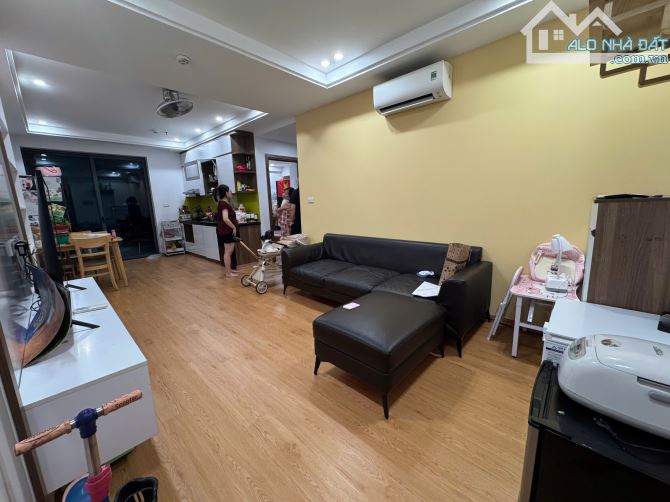 Bán căn hộ CT16 KĐT Định Công 82m², 3 ngủ, 2 vệ sinh, giá 5 tỷ