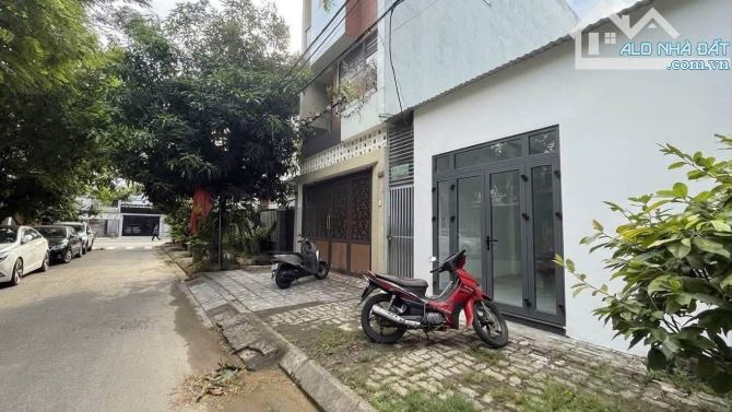 Bán dãy trọ 5 phòng đường Quang Thành 1 gần khu CN Hoà Khánh