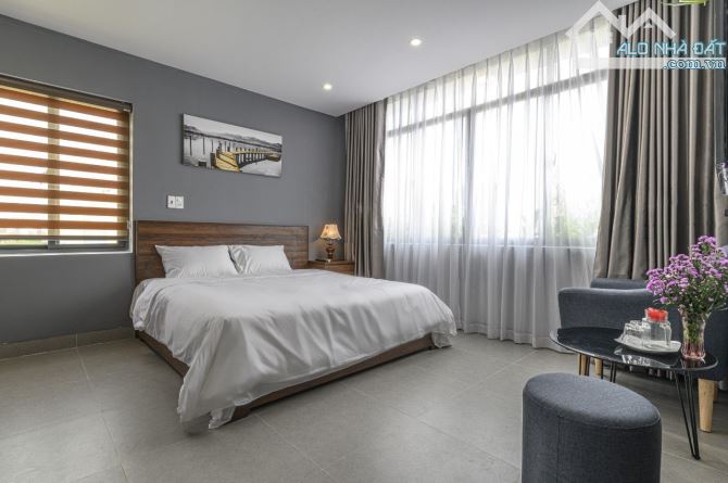 *Bán nhà 2 tầng, đường (10m5) Thành Thái, Gần Nguyễn Hữu Thọ, dt 100m2, Giá 10,2 Tỷ TL