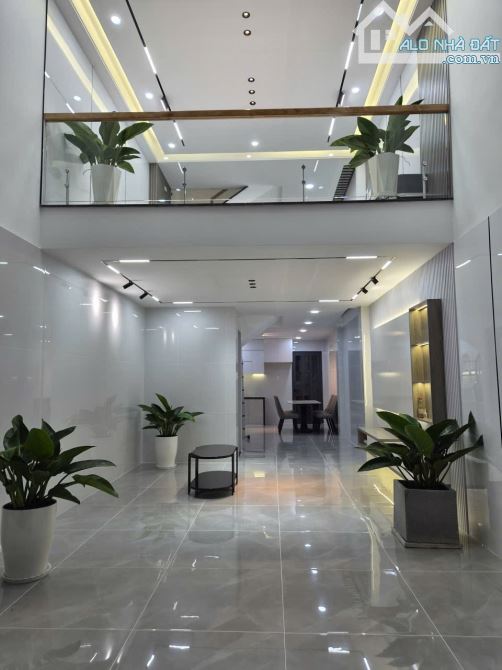 Bán nhà quận 11 mới vào ở liền đường Lạc Long Quân