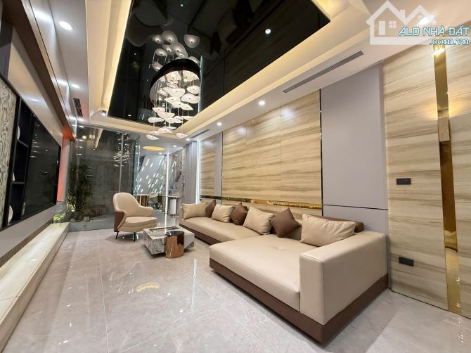 Giảm mạnh 2.2 tỷ, nhà Ngọc Thụy | 83m² x 5 tầng, TM, full nội thất, ô tô chỉ còn 15.2 tỷ