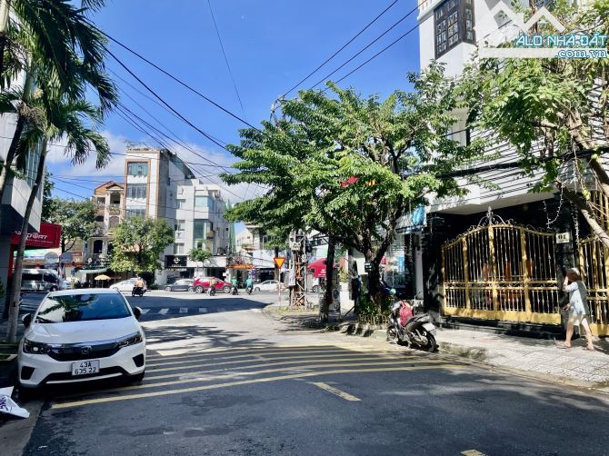 - Bán nhà 2 tầng đường ( 10m5) Thành Thái – Gần Nguyễn Hữu Thọ. DT 100M2 – Giá 10,2 TỶTl