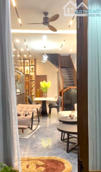 NHÀ 2 TẦNG - 90M2- HOÀNG CÔNG CHẤT - CÁCH BIỂN SƠN THỦY 500M