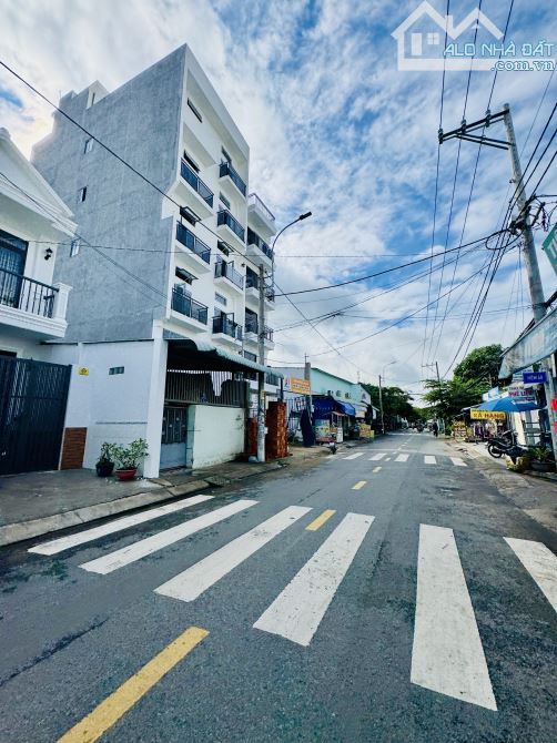 BÁN ĐẤT XÂY CHDV ĐƯỜNG HÀNG TRE - GẦN LÊ VĂN VIỆT - 316m2 - NGANG 10m - GIÁ 14.x TỶ
