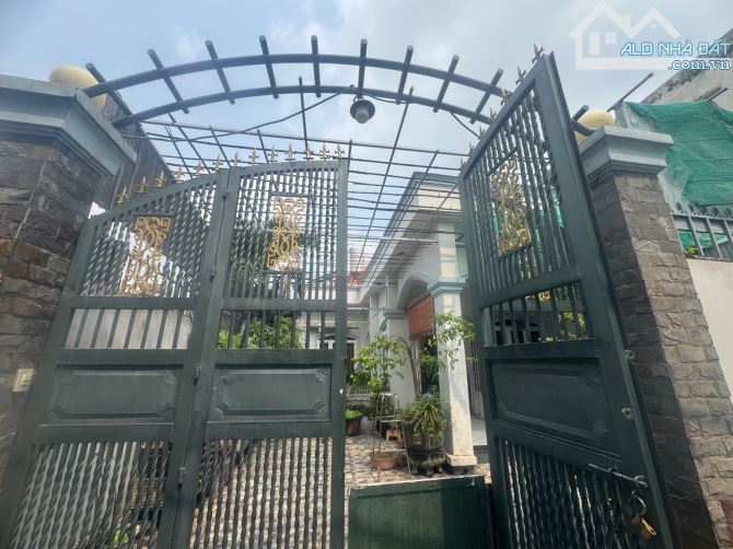 NHÀ ĐƯỜNG TRƯƠNG THỊ HOA QUẬN 12 – NGANG 10M – 235M² – CHỈ 12.5 TỶ