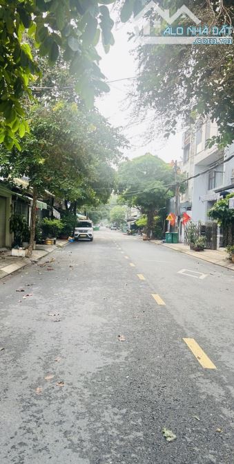 Mặt Tiền Lê Sao, Khu Vip Tân Phú. 162m2 Ngang khủng 9m 4 Tầng Bán Chỉ 23,5tỷ.