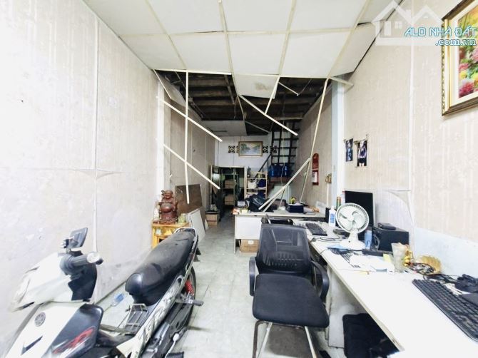 [ HỘ KHẨU P. CẦU ÔNG LÃNH Q1 OLD ] NHƯỢNG LẠI VĂN PHÒNG CŨ - SÁT MẶT TIỀN - TRUNG TÂM Q1 -