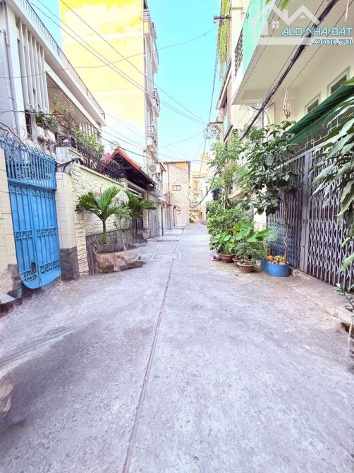 NHÀ ĐẸP 4 TẦNG – NGUYỄN TRỌNG TUYỂN, PHÚ NHUẬN - CÁCH MT CHỈ 20M – GIÁ 11 TỶ