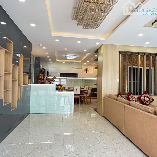 🔥SỤP HẦM CHỦ GẤP - BÁN NHANH BIỆT THỰ 4 TẦNG – HỒ BƠI RIÊNG – ĐƯỜNG THĂNG LONG 🔥