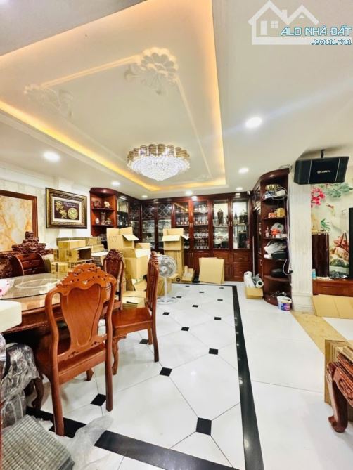 BÁN NHÀ YÊN HÒA 38M² 4 TẦNG 4PN CĂN GÓC 3 THOÁNG GIẢM CÒN 9 TỶ