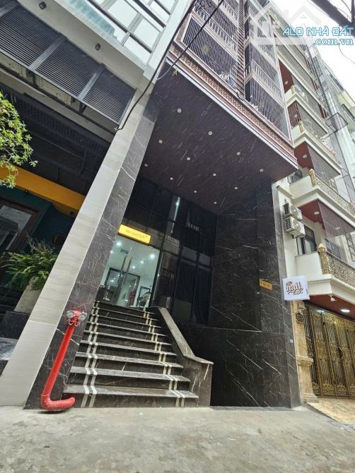 Bán nhà riêng phố Chùa Láng, 101m2, 10 tầng, 2 mặt ngõ ô tô, 34 phòng, 50 tỷ