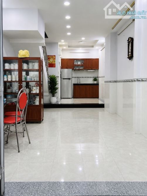 Trẩn Trọng Cung. 2 tầng 4.2x12m dòng tiền sẵn Giá 5 tỷ 5