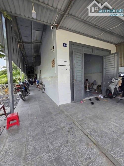 Bán dãy trọ : 6 x 64 , có sẵn 14 phòng vaf 1 kiot thu nhập 20 tr