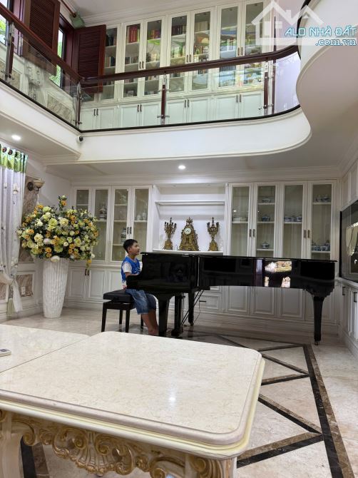 🏡 BÁN BIỆT THỰ MẶT ĐƯỜNG 7,5M – GIÁ CHỈ TÍNH ĐẤT, TẶNG BIỆT THỰ 18 TỶ