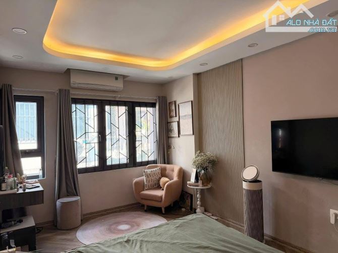 Bán nhà Tạ Quang Bửu, 85m2, 8 tầng thang máy, mặt tiền 7m, 38,5 tỷ, cho thuê 100tr/tháng