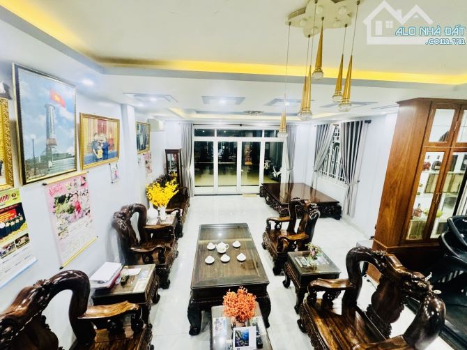 BIỆT THỰ MINI MẶT TIỀN TÂN LẬP 2 291m2 NGANG 7.3m - SÁT VINCOM LÊ VĂN VIỆT - GIÁ 40 TỶ TL