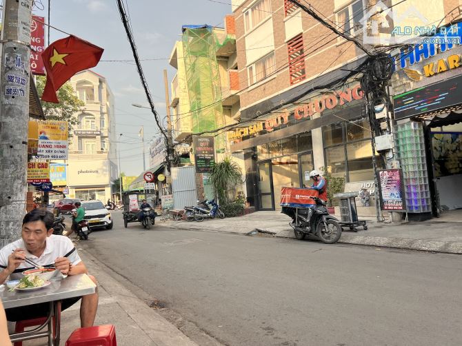 Cần bán nhà mặt tiền đường Trần Quốc Tuấn 4x14, 2 lầu đúc giá 6,2 tỷ