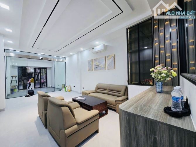 MTKD. Gần nguyễn thị thập 17.6 tỷ, 4 tầng thang máy 4x18m