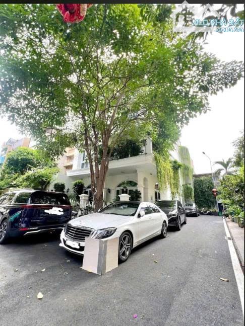 - BIỆT THỰ KHU VIP - Nguyễn Trọng Tuyển. Phú NHuận. DT 8x22m ,4 Tầng - Giá 62 tỷ