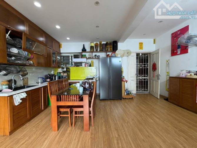 BÁN CHUNG CƯ BÁN ĐẢO LINH ĐÀM 80M 3N2VS Giá 5.5 TỶ