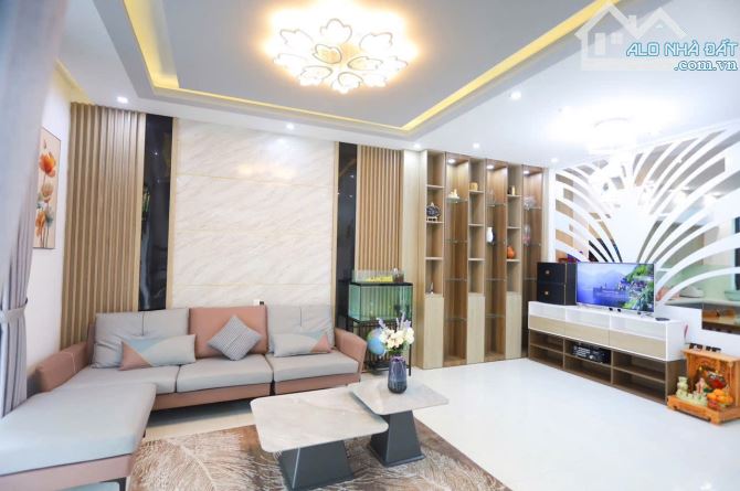 NHÀ 2 TẦNG KĐT ROYAL PARK KHU B - FULL NỘI THẤT XIN - TRỤC ĐỐI LƯNG LÊ ĐỨC ANH