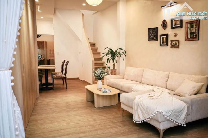 Biệt thự 14/8 Lam Sơn, Phường 6, Bình Thạnh - Nhà mới đẹp- 39 tỷ