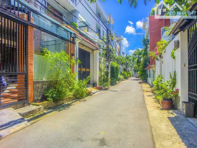Bán villa Phường An Khánh, 3 tầng, 111.7m2, sổ hồng, HĐT 34tr/th, giá 33.5 tỷ