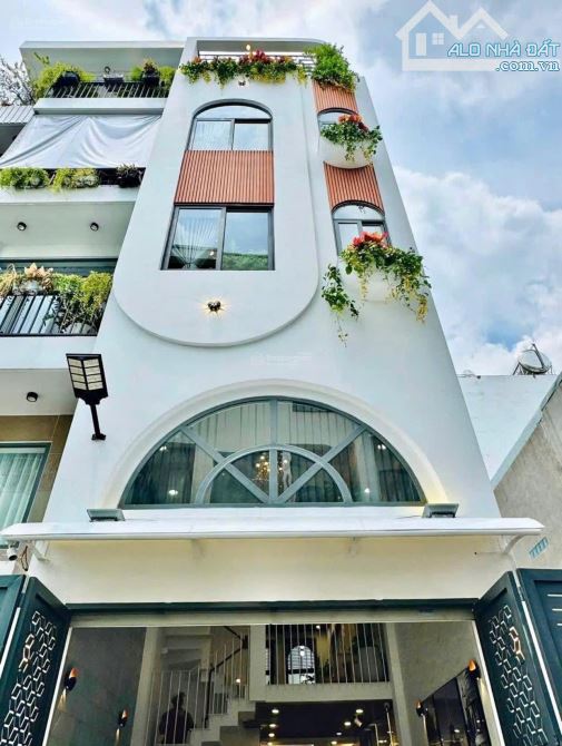 bán gấp căn nhà đường Hai Bà Trưng - Quận 3 - Giá: 5,24Tỷ/85m2 (5x17), Thuê 32TR