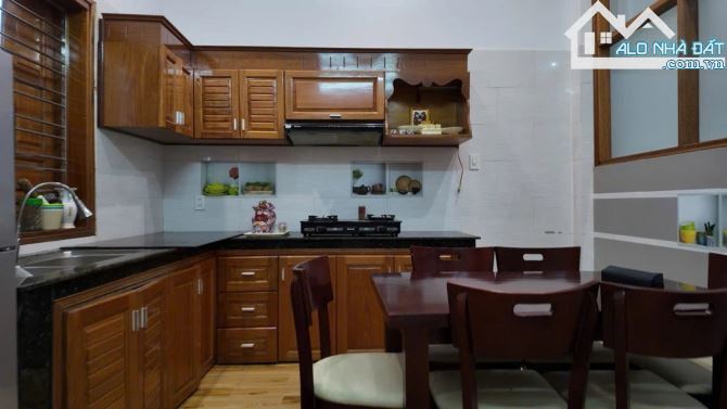 - Bán nhà 3 tầng 3 mê đường ( 7m5 ) Lý Triện, Thanh Khê, DT 81M2 – Giá 8.2 TỶTL
