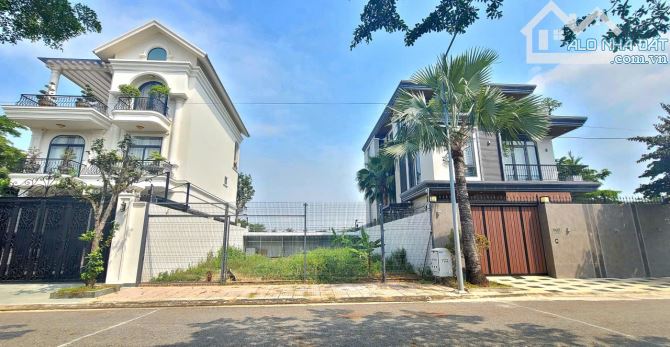 BÁN LÔ ĐẤT BIỆT THỰ SÁT BÃI BIỂN LONG CUNG_PHƯỜNG 10_VŨNG TÀU_DT 236M2_GIÁ CHỈ 17,5 TỶ