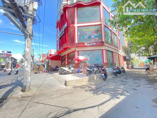 NHÀ MỚI 5 TẦNG TẶNG NỘI THẤT- GẦN ĐẠI HỌC NGOẠI THƯƠNG- THÍCH HỢP Ở VÀ CHO THUÊ