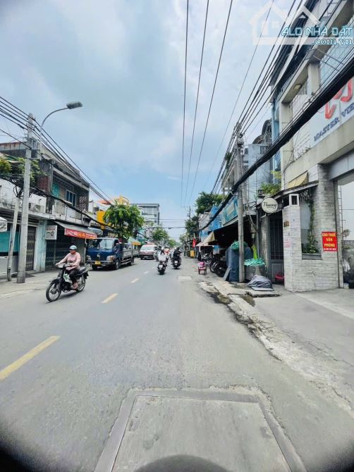 🏯 𝗕Á𝗡 𝗖Ă𝗡 𝗡𝗛À 𝗥Ộ𝗡𝗚 𝗥Ã𝗜 – ⚠️ 𝗛𝗜Ế𝗠 𝗖Ó 𝗚𝗜Ữ𝗔 𝗧𝗥𝗨𝗡𝗚 𝗧Â𝗠 𝗤𝗨Ậ𝗡 𝟰