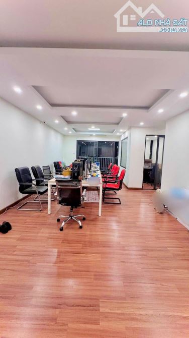 Chung cư 25 Tân Mai, căn góc 2 thoáng, view mặt phố, DT 107m2, 3 ngủ, T14, giá 8.6 tỷ