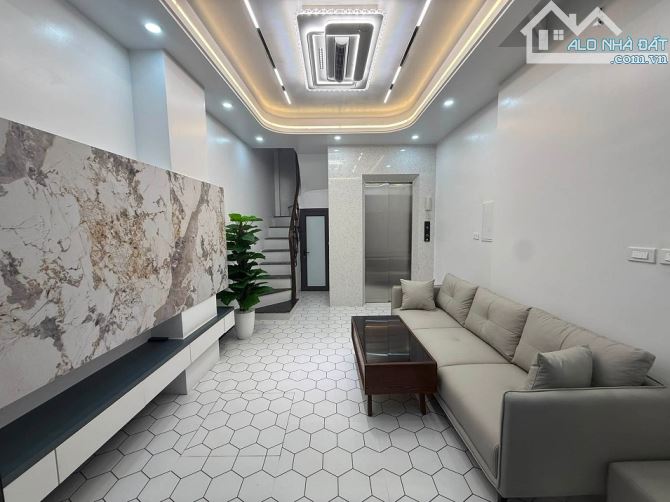 BÁN NHÀ LÒ ĐÚC 84M² 5 TẦNG NGÕ RỘNG NỞ HẬU Ở KINH DOANH 13.8 TỶ